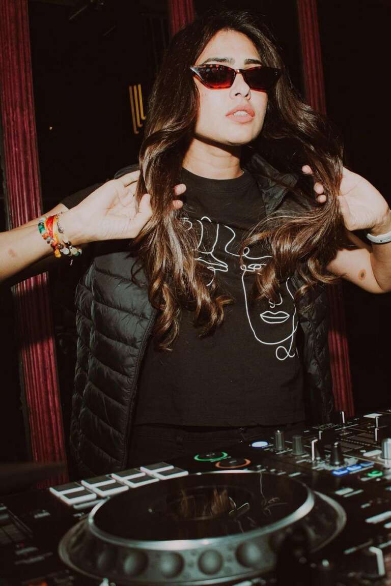 DJ-Aanvi-02